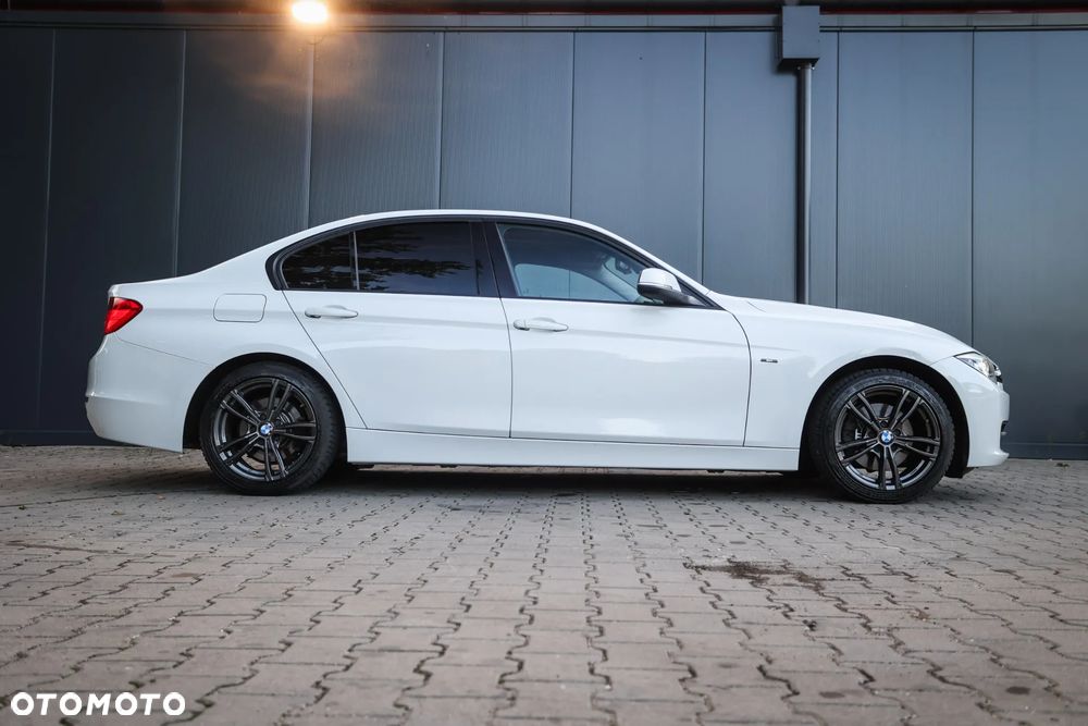 BMW Seria 3 320d Sport Line - 5