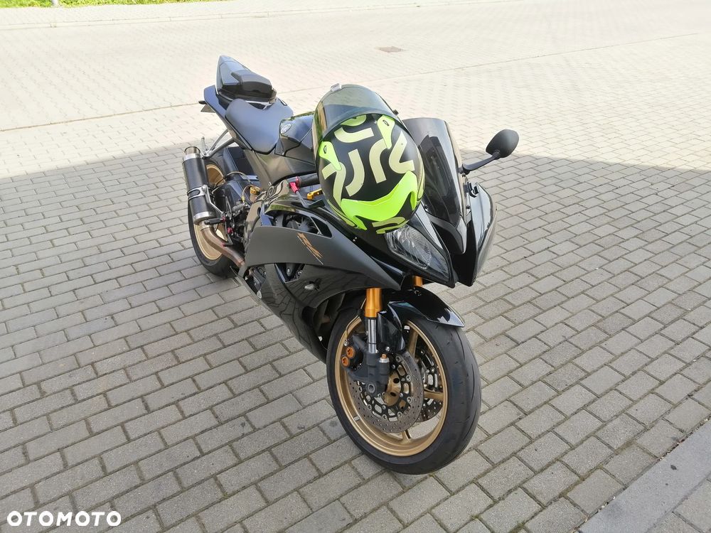 Yamaha R6 - 1