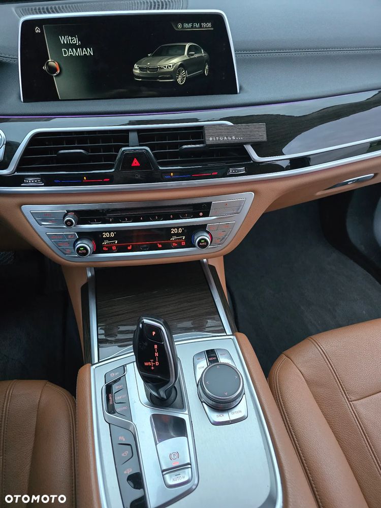 BMW Seria 7 730Ld xDrive - 17