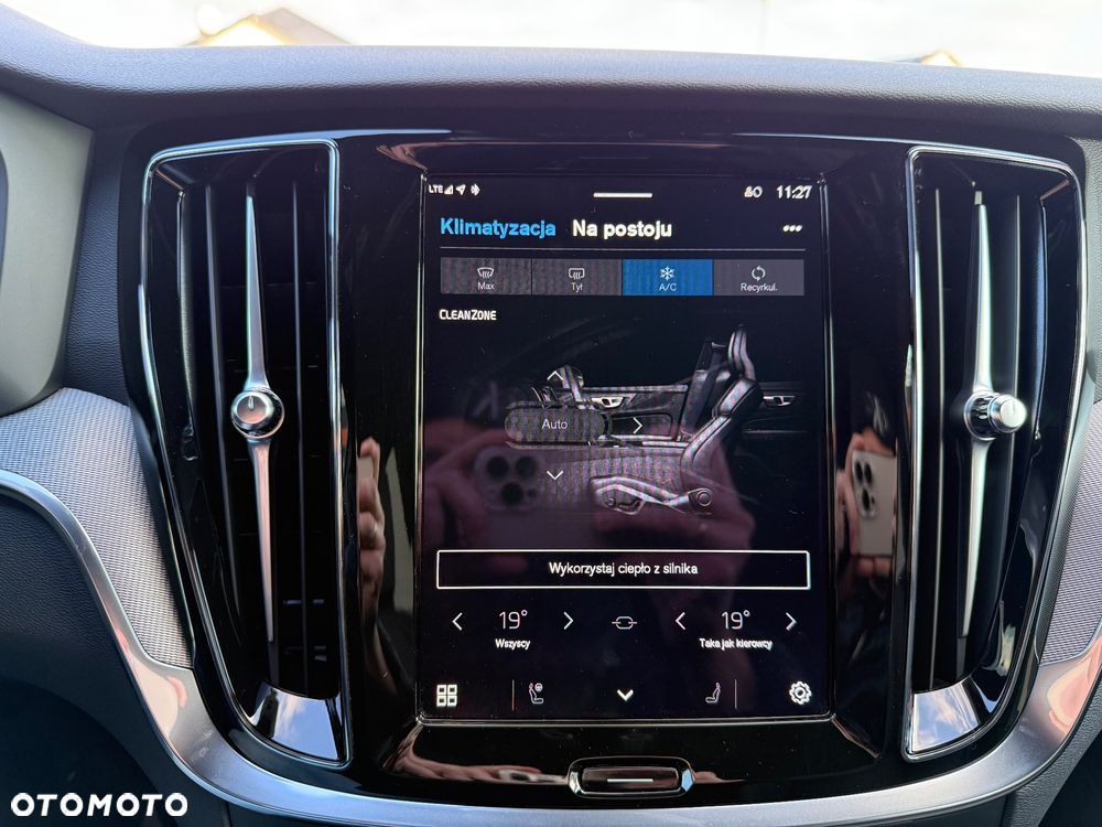 Volvo V60 T6 AWD Plug-In Hybrid Plus Dark - 22