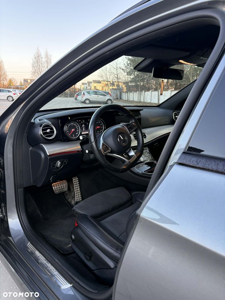 Mercedes-Benz Klasa E 200 4-Matic 9G-TRONIC - 10