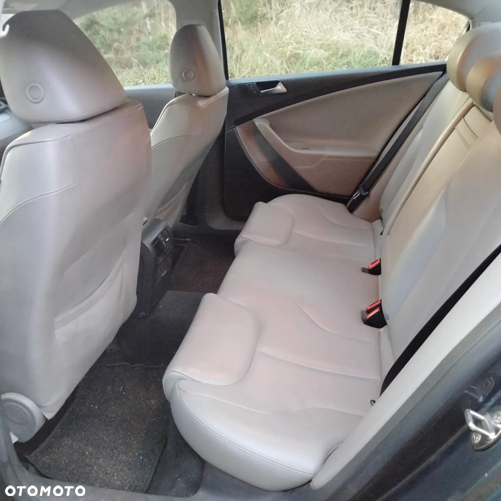 Volkswagen Passat 2.0 TSI Highline DSG - 9