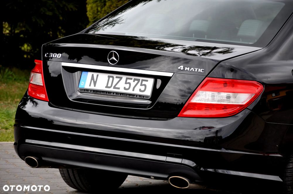 Mercedes-Benz Klasa C 300 7G-TRONIC SPORT EDITION - 19