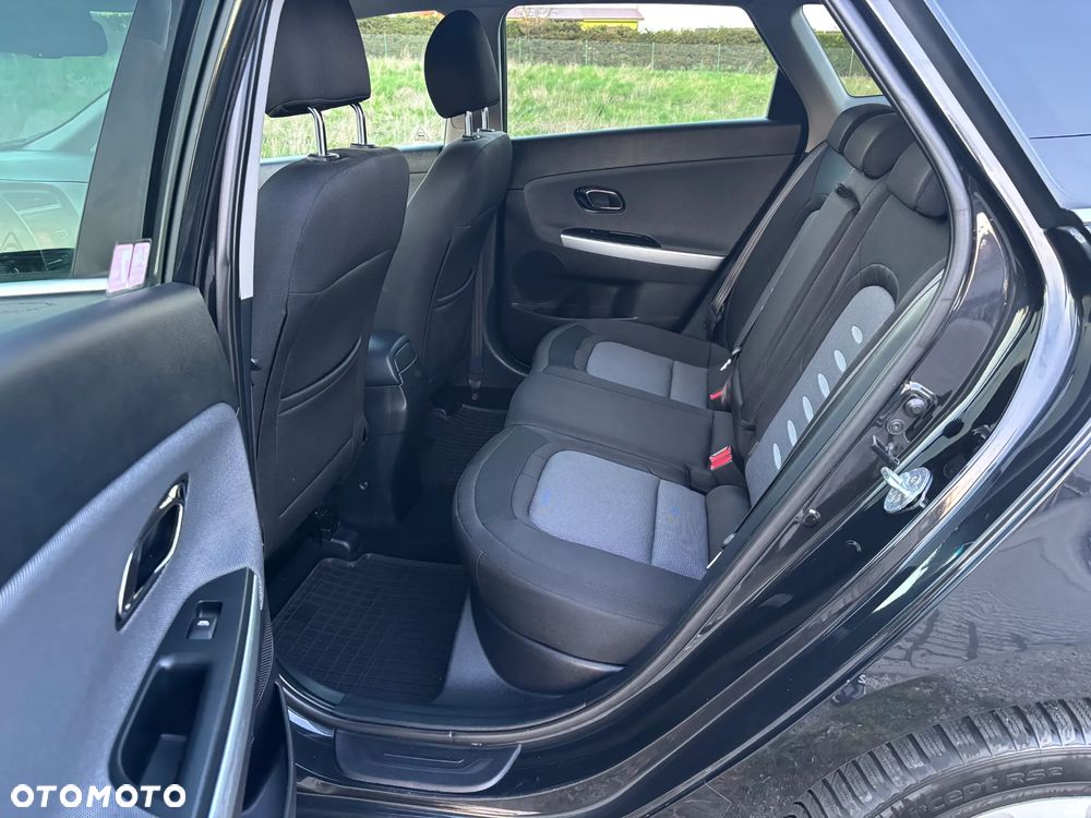 Kia Ceed 1.6 CRDi 128 Dream Team Edition - 11