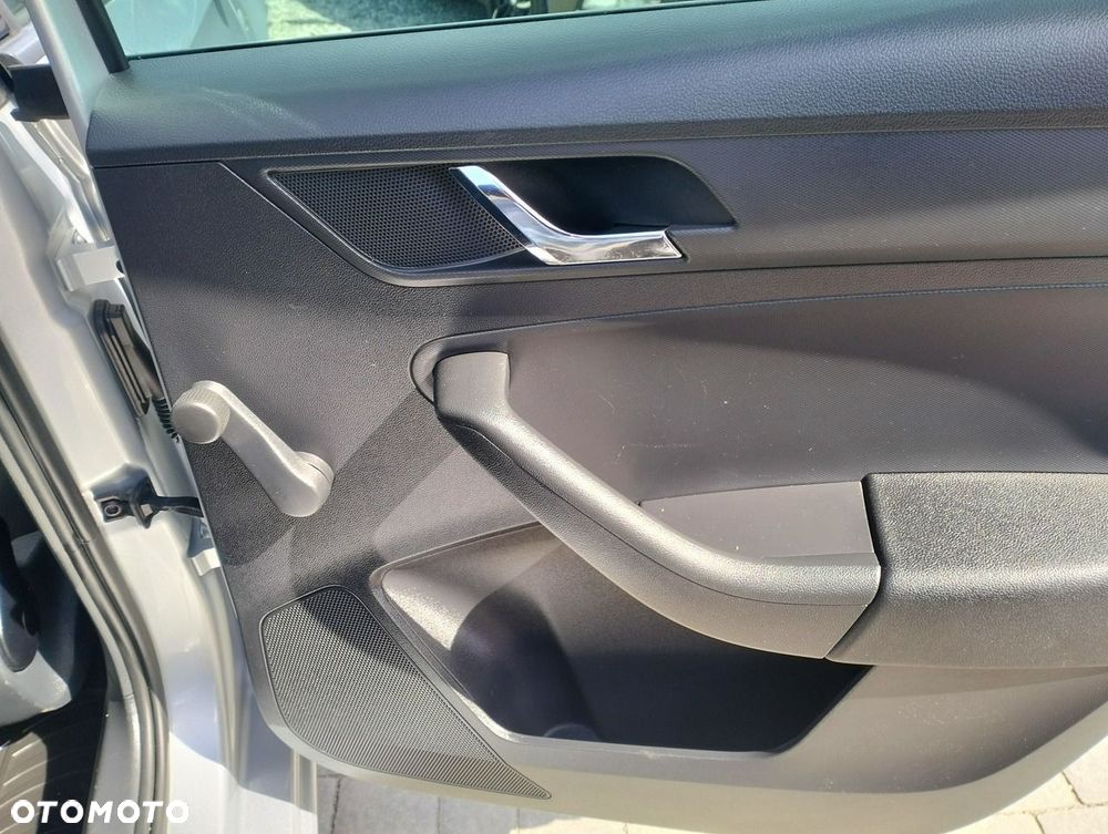 Skoda RAPID - 23