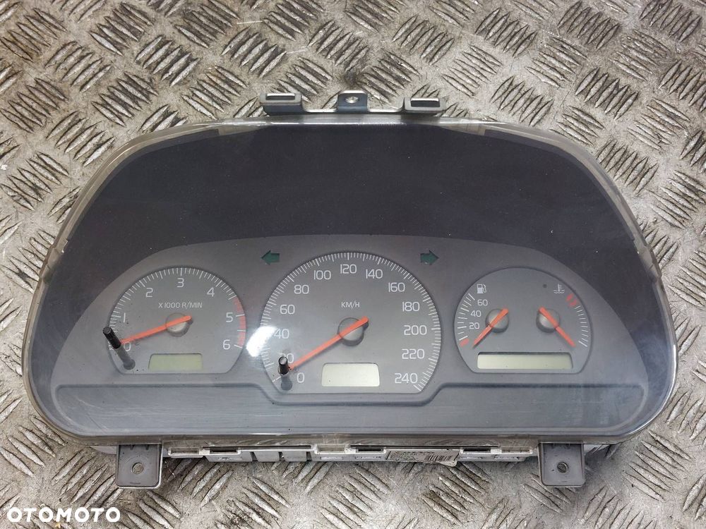 LICZNIK ZEGARY VOLVO V40 I S40 I 1.9 DI 30857571 - 1