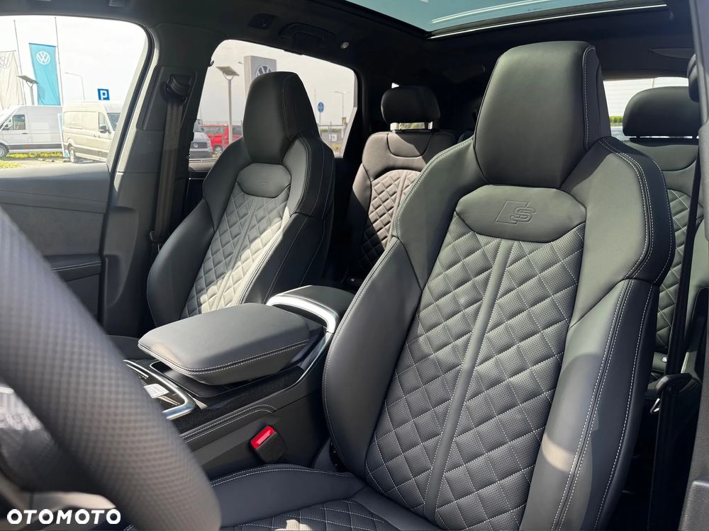 Audi Q7 TFSI e PHEV 360 kW Quattro S Line Tiptr - 28