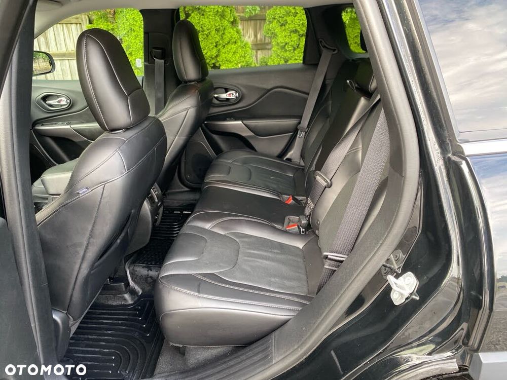 Jeep Cherokee - 14