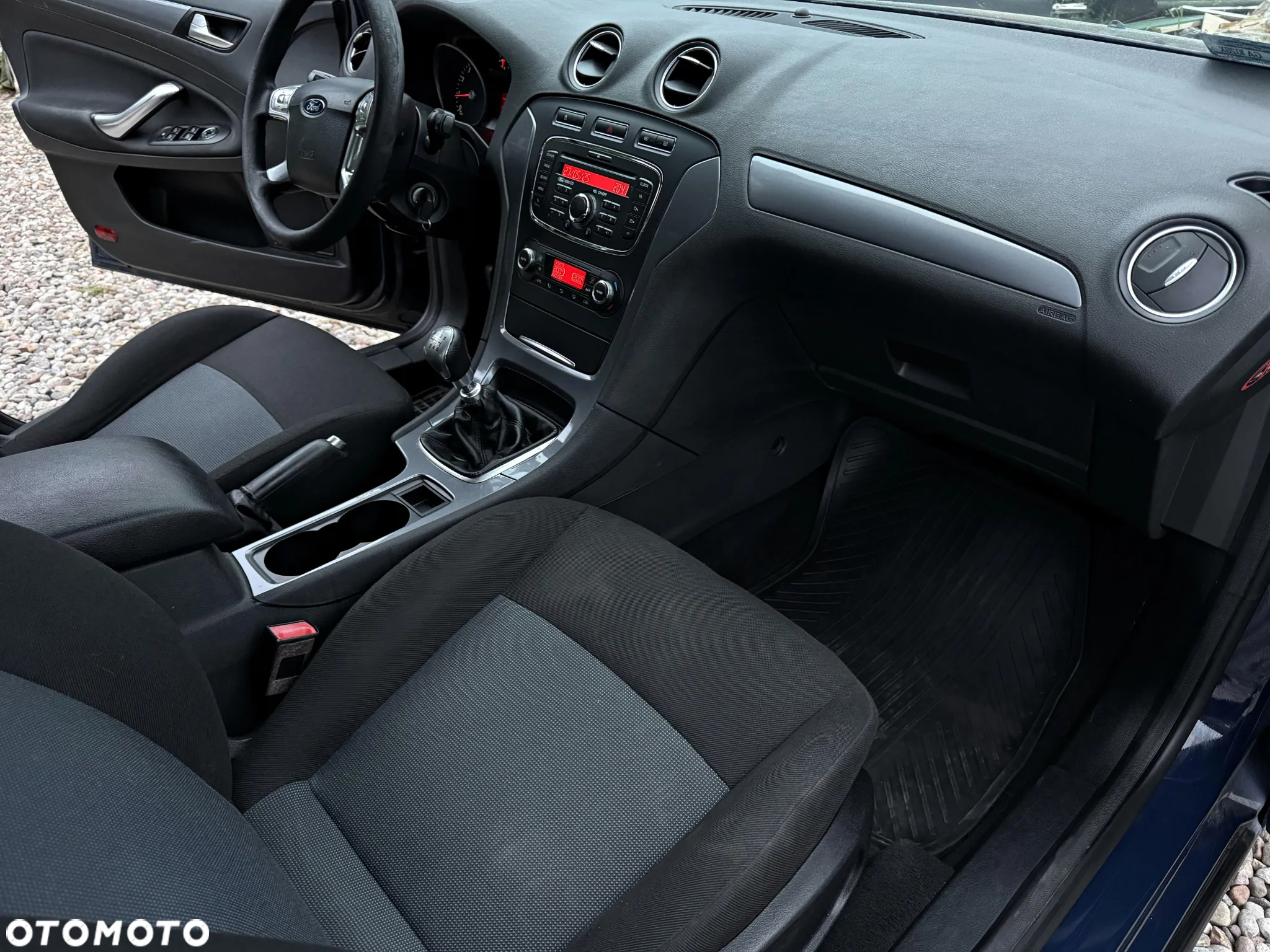 Ford Mondeo 1.6 T Ambiente - 11