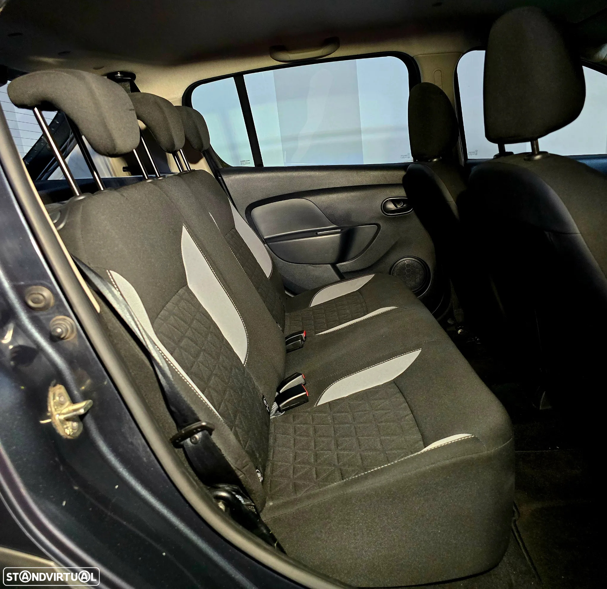 Dacia Sandero 1.5 dCi Stepway Easy-R - 10