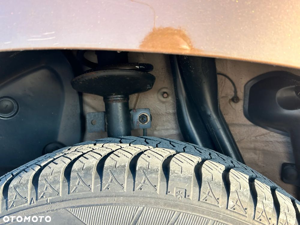 Dacia Duster 1.6 16V 105 4x4 Laureate - 17