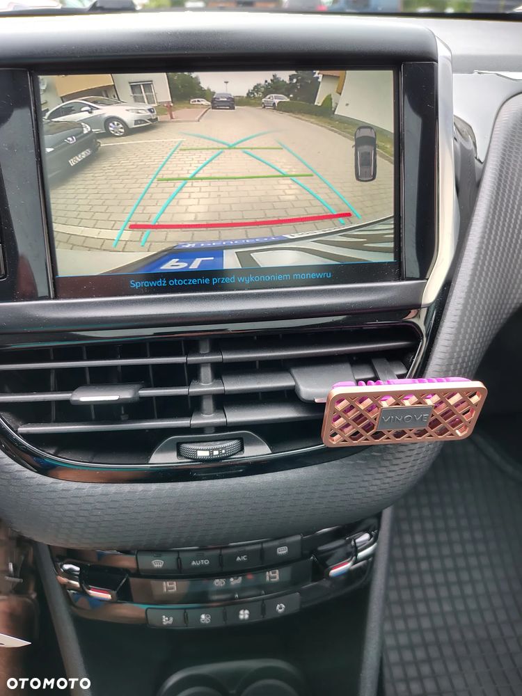 Peugeot 2008 1.2 Pure Tech Allure S&S EAT6 - 7
