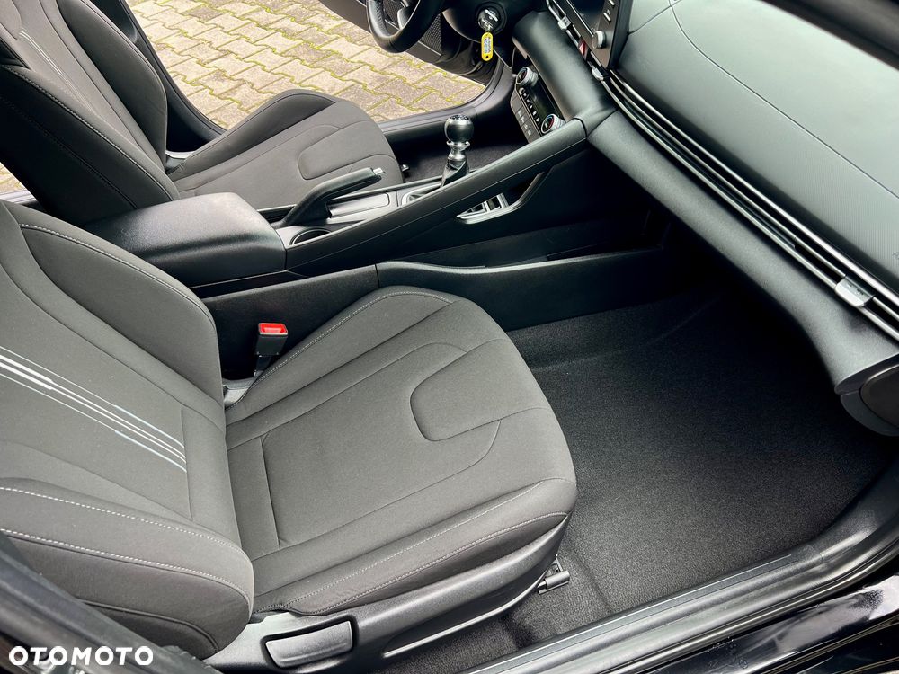 Hyundai Elantra 1.6 Smart - 13