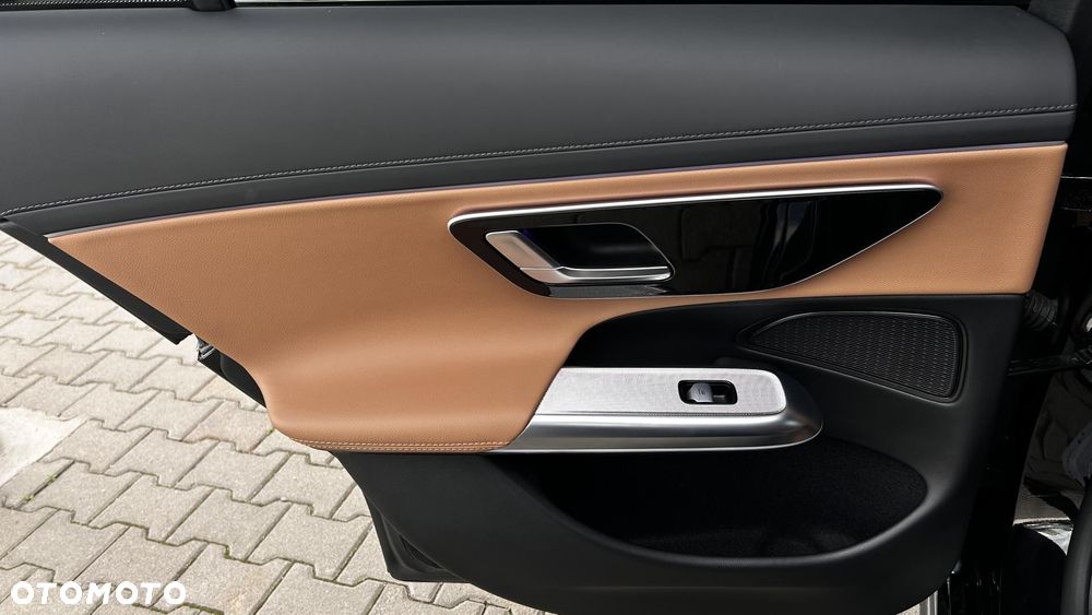 Mercedes-Benz Klasa E 220 d mHEV 4-Matic AMG 9G-Tronic - 19