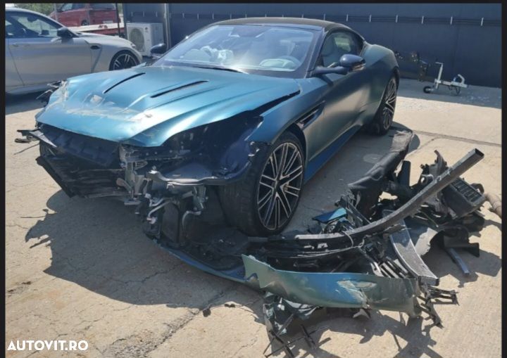 Aston Martin DB12 Volante - 5