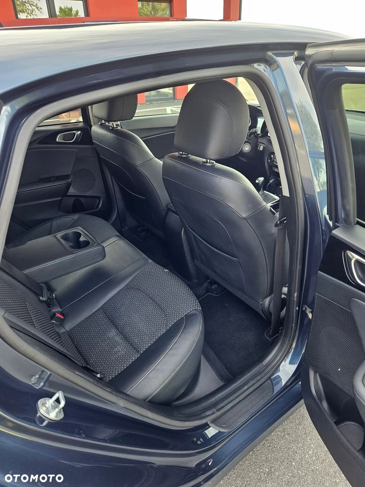 Kia Ceed 1.4 L - 11