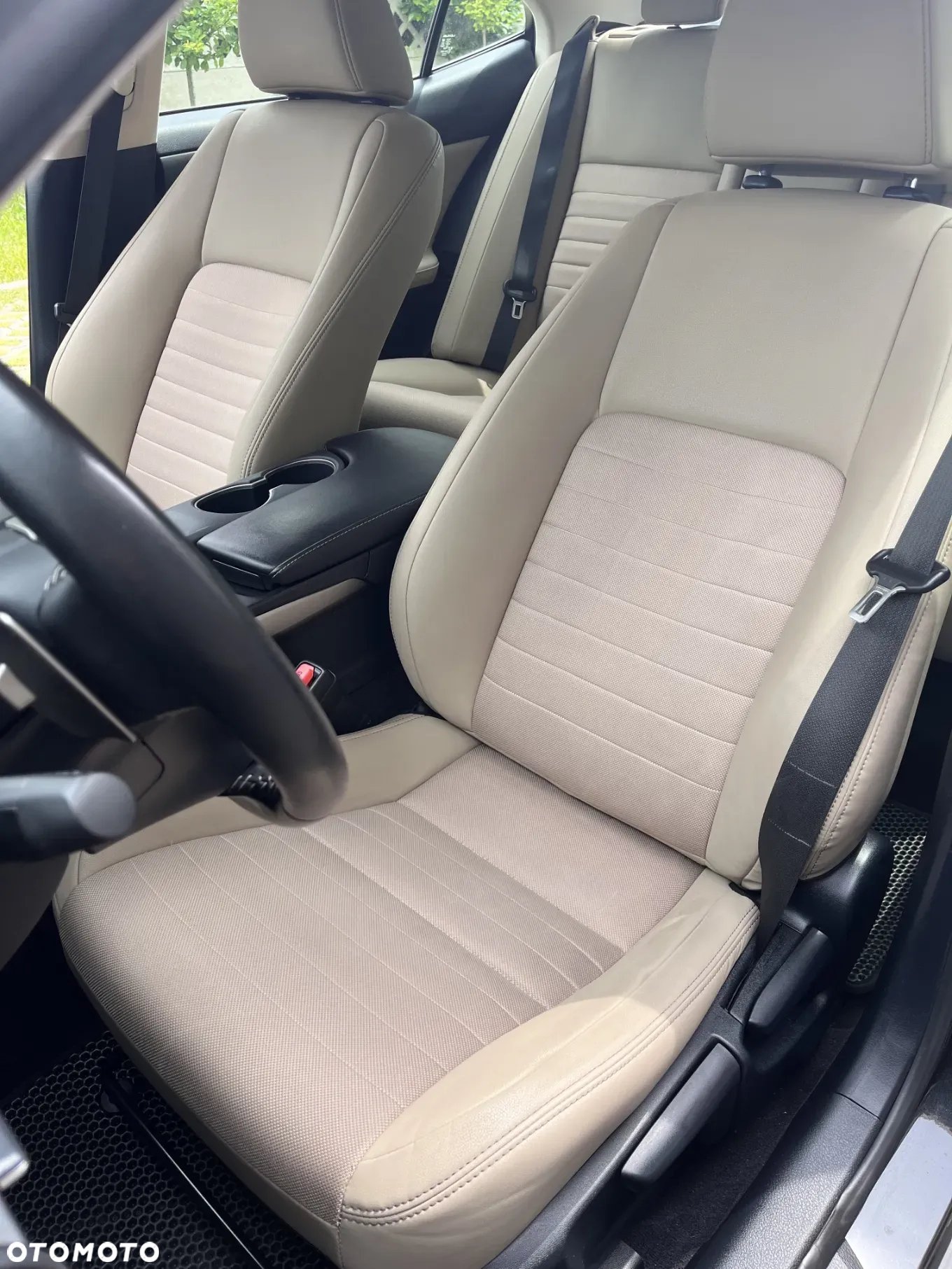Lexus IS 300h Business Edition - 12