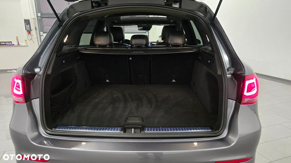 Mercedes-Benz GLC 300 d 4Matic 9G-TRONIC AMG Line Plus - 9