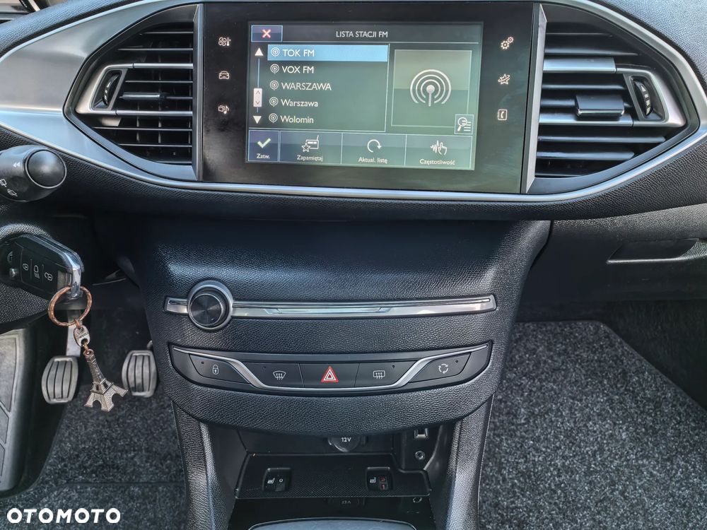 Peugeot 308 1.6 BlueHDi Allure S&S - 20