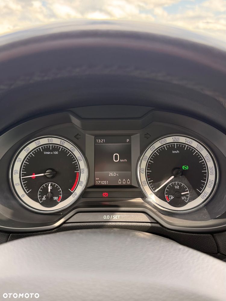Skoda Octavia 1.6 TDI SCR Style DSG - 12