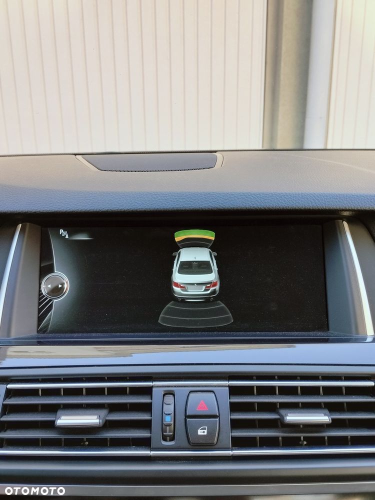 BMW Seria 5 520d xDrive - 17