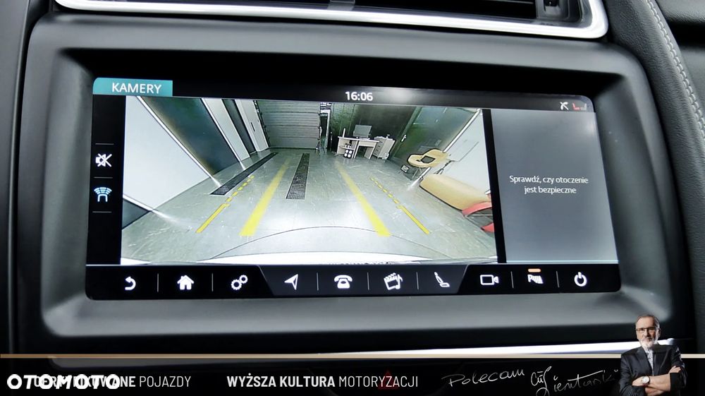 Jaguar E-Pace 2.0 i4P AWD R-Dynamic S - 24