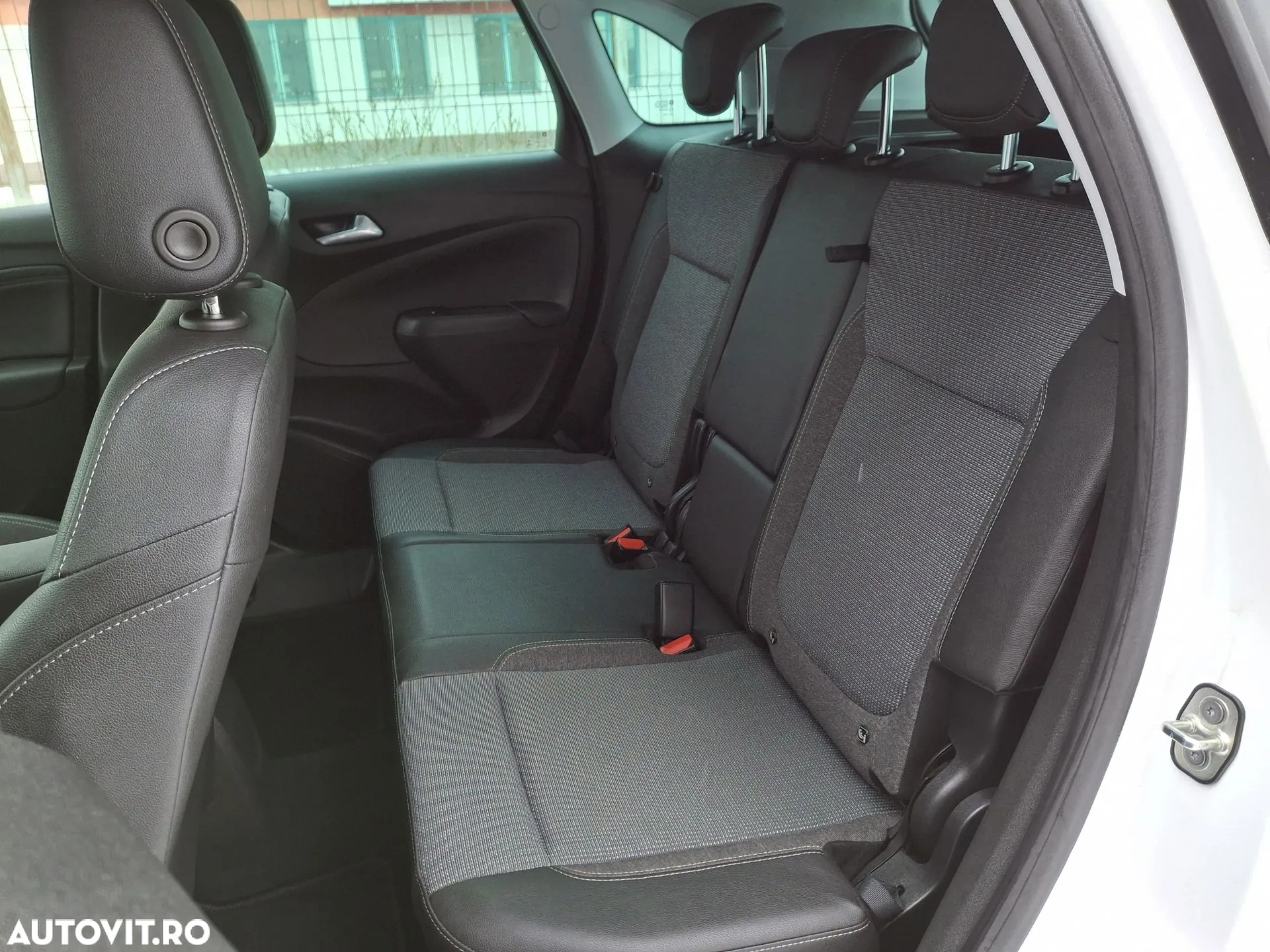 Opel Crossland 1.5 Diesel Business Elegance - 17
