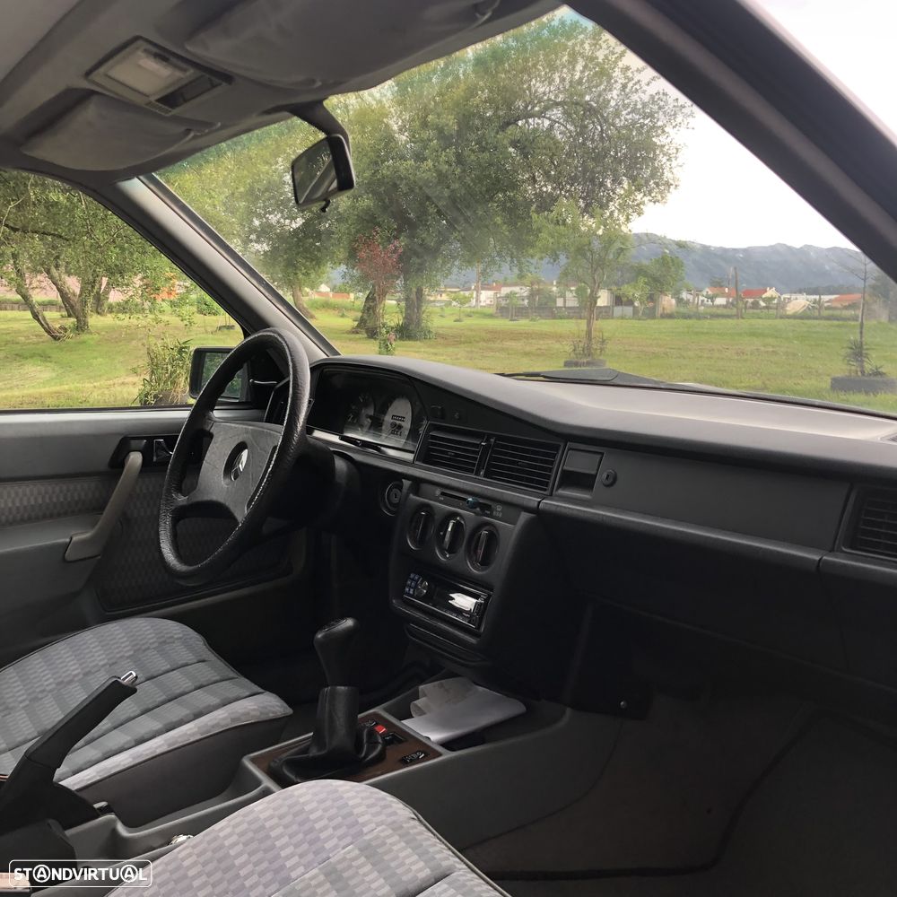 Mercedes-Benz W201 (1982-1993) 190 E 2.0 - 10