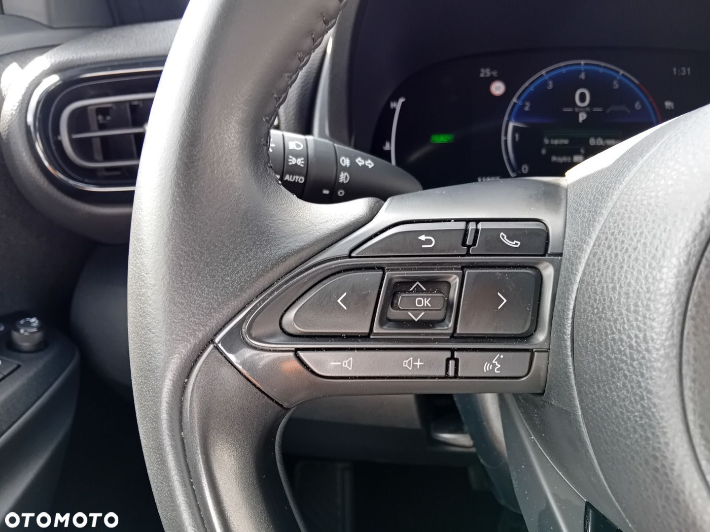 Toyota Yaris Cross - 12