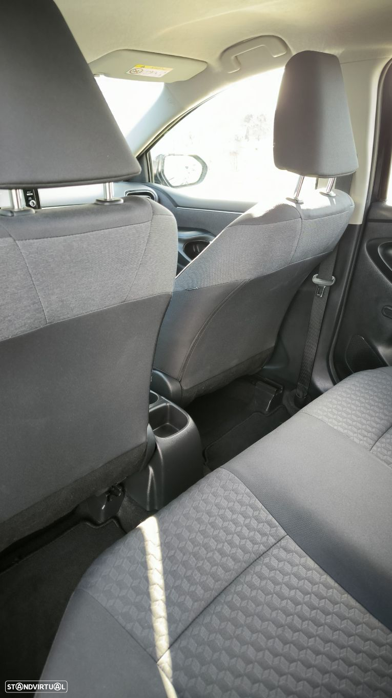 Toyota Yaris - 10