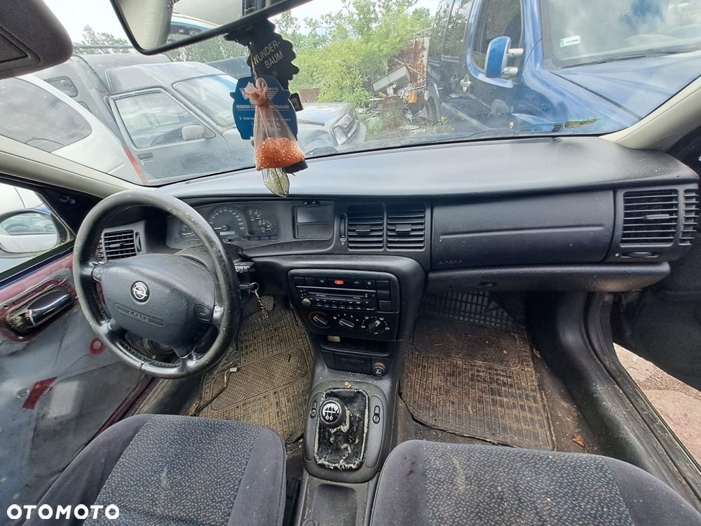 Opel Vectra B (99r.) 1.6 B 100 KM. Silnik X16XEL Skrzynia F17 CJ (3.94) lakier 13L 13U 3TU.Cały na części.GWARANCJA !!! Przód Tył Zestaw Komplet Drzwi Klapa Zderzak Błotnik Maska Grill Atrapa Szyba Pas Lampa Lusterko Boczki Fotel Kanapa Kokpit Deska Rozdzielcza Przełącznik Włącznik Sterownik Przewody Wiązka Instalacja Moduł Komputer Czujnik Listwa Pompa Alternator Wtryski Głowica Rozrusznik Kompresor Sprzęgło Dwumas Silnik Skrzynia ABS Klimatyzacji Paliwa Wspomagania Kolektor Turbina Przepustnica Zawór Chłodnica Koło Hak Belka Sanki Zawieszenie Mcpherson Półoś Amortyzator Wydech Tłumik Zacisk Most - 7