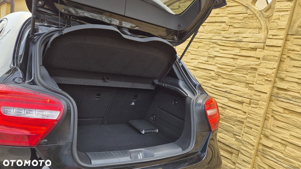 Mercedes-Benz Klasa A 180 (BlueEFFICIENCY) Urban - 12