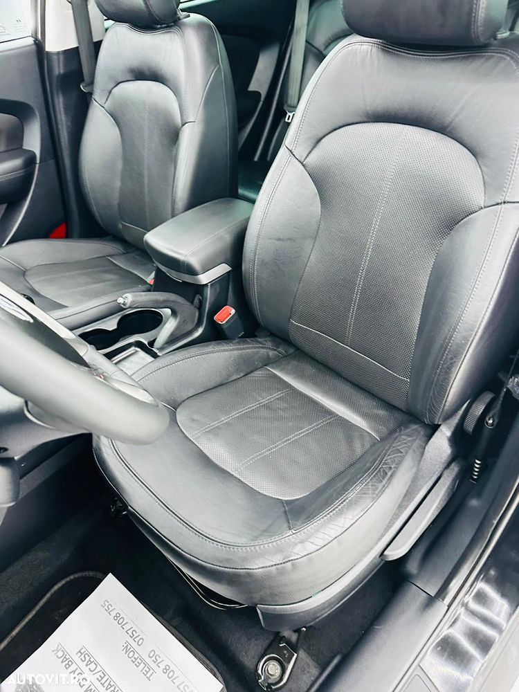 Hyundai ix35 1.7 CRDI 2WD blue Finale Gold - 14