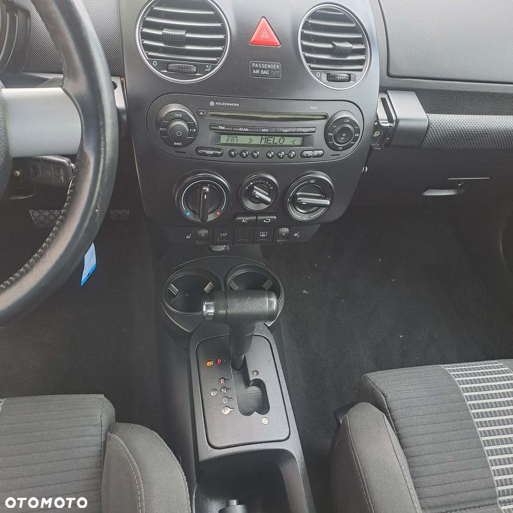 Volkswagen New Beetle 2.0 - 18