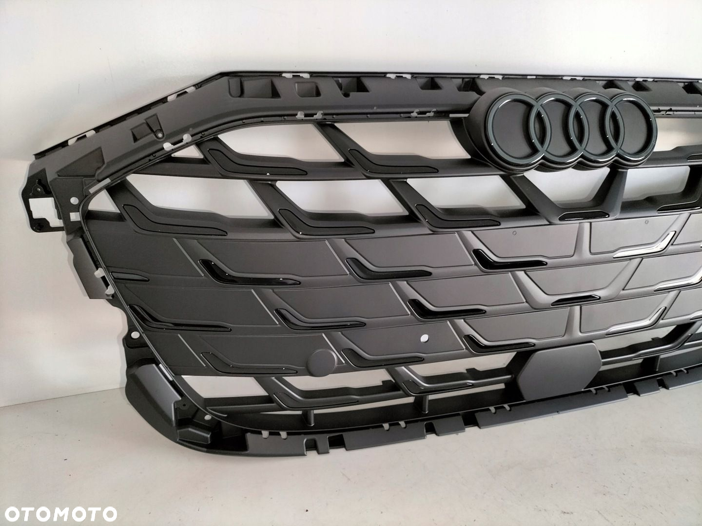 Atrapa kratka grill AUDI A3 8Y LIFT 24- E-TRON S-LINE - 2