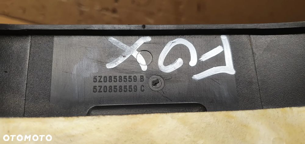 Obudowa kierownicy VW Fox 5Z0858559C 5Z0858559B - 5
