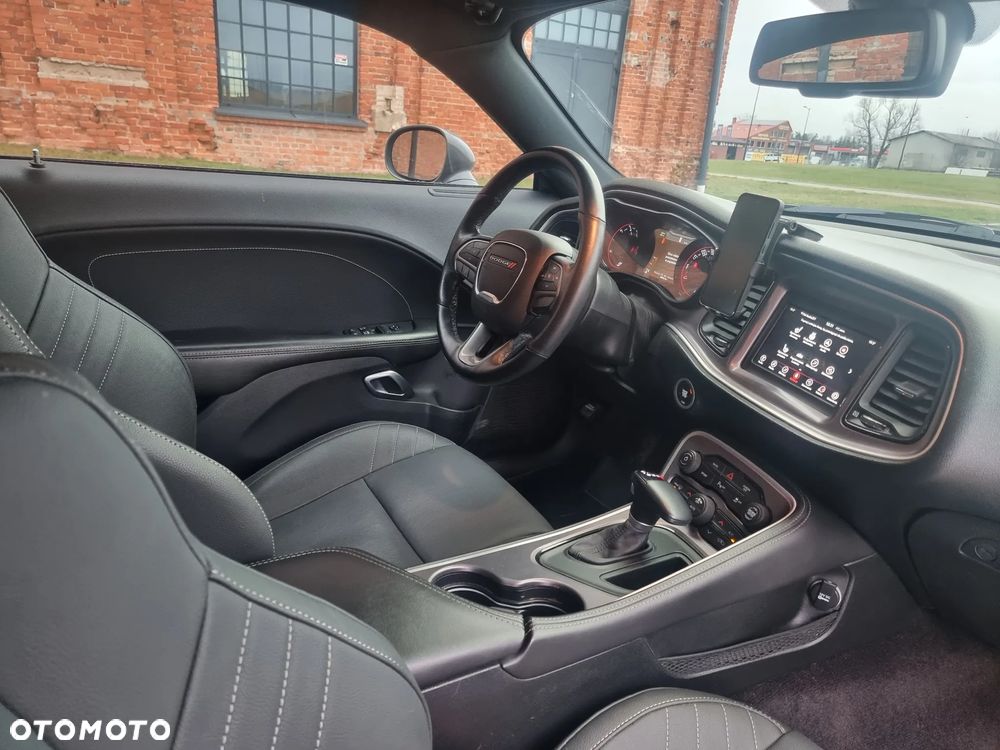 Dodge Challenger - 19