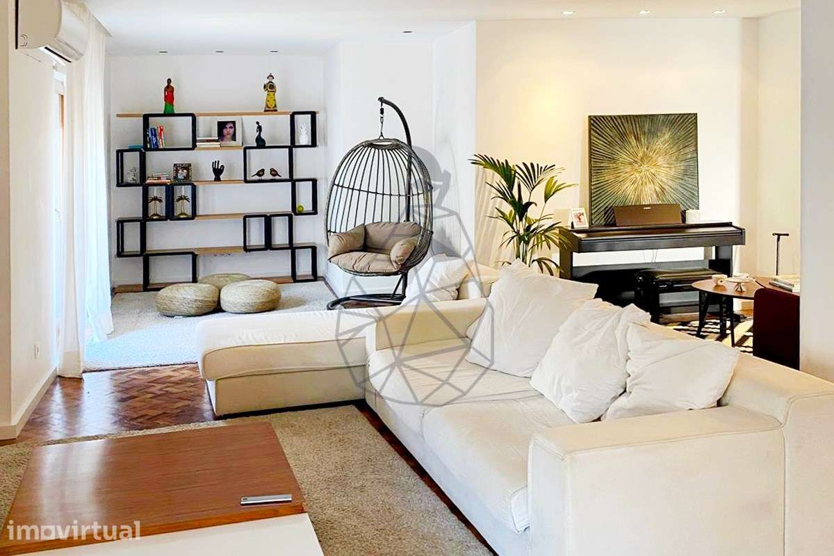 Apartamento T4 Remodelado no Coração de Portimão - Grande imagem: 3/48