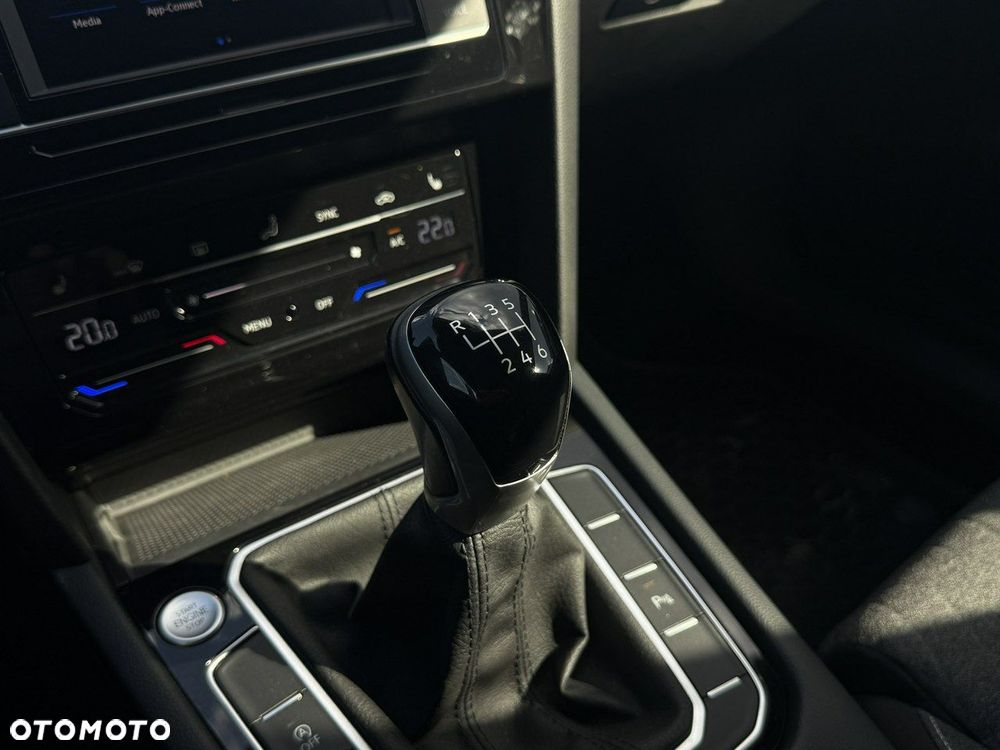 Volkswagen Passat - 19