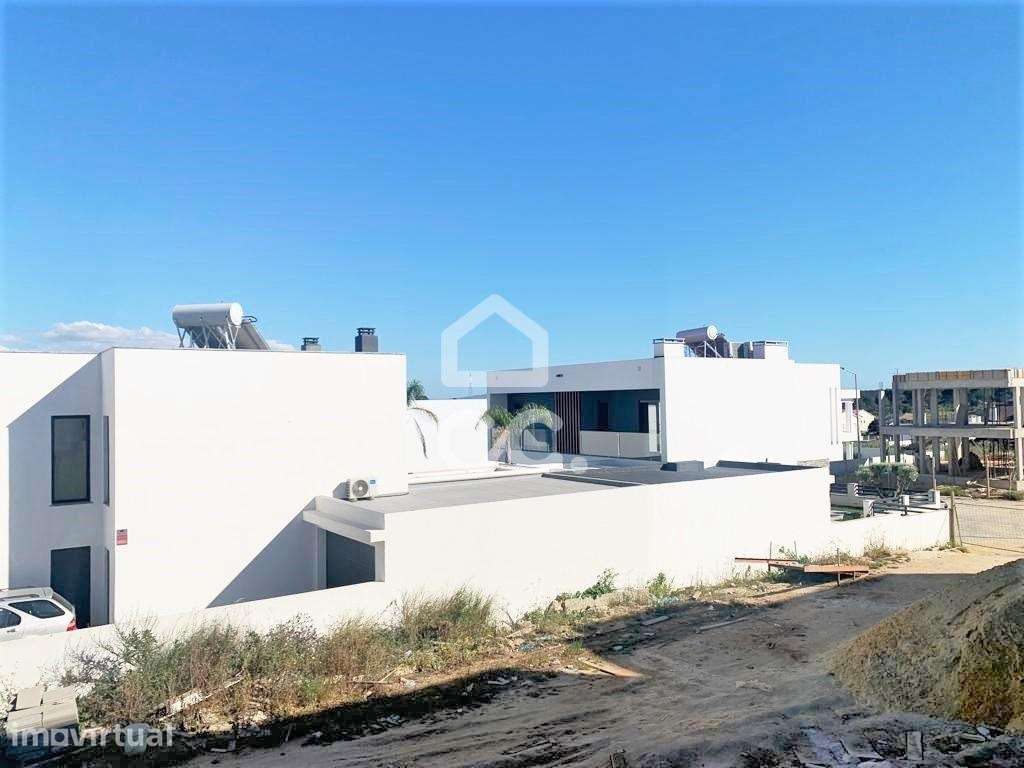 Moradia em Banda T4 em Construção, em Vale de Milhaços - Grande imagem: 5/8