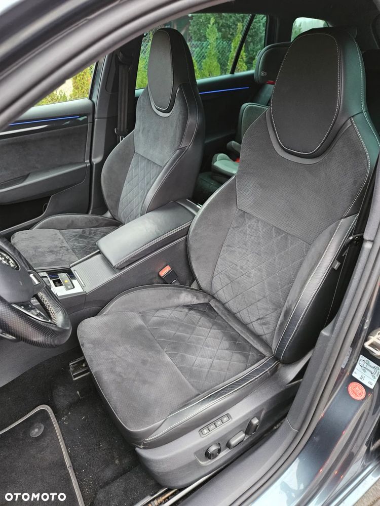 Skoda Superb 2.0 TDI DSG SportLine - 14