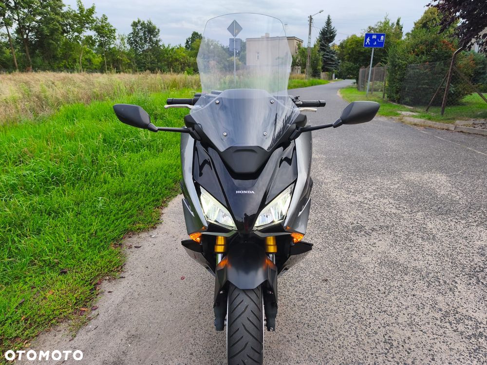 Honda NSS - 19