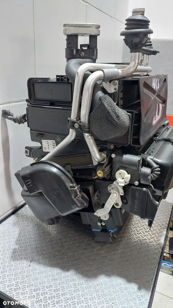 NAGRZEWNICA DMUCHAWA KOMPLET AUDI A6 C6 3,2V R2005 NR 4F1820351 - 2