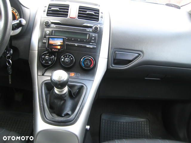 Toyota Auris 1.6 Premium - 22