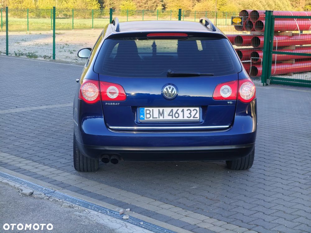 Volkswagen Passat Variant 2.0 TDI DPF BlueMot Comfortline - 10