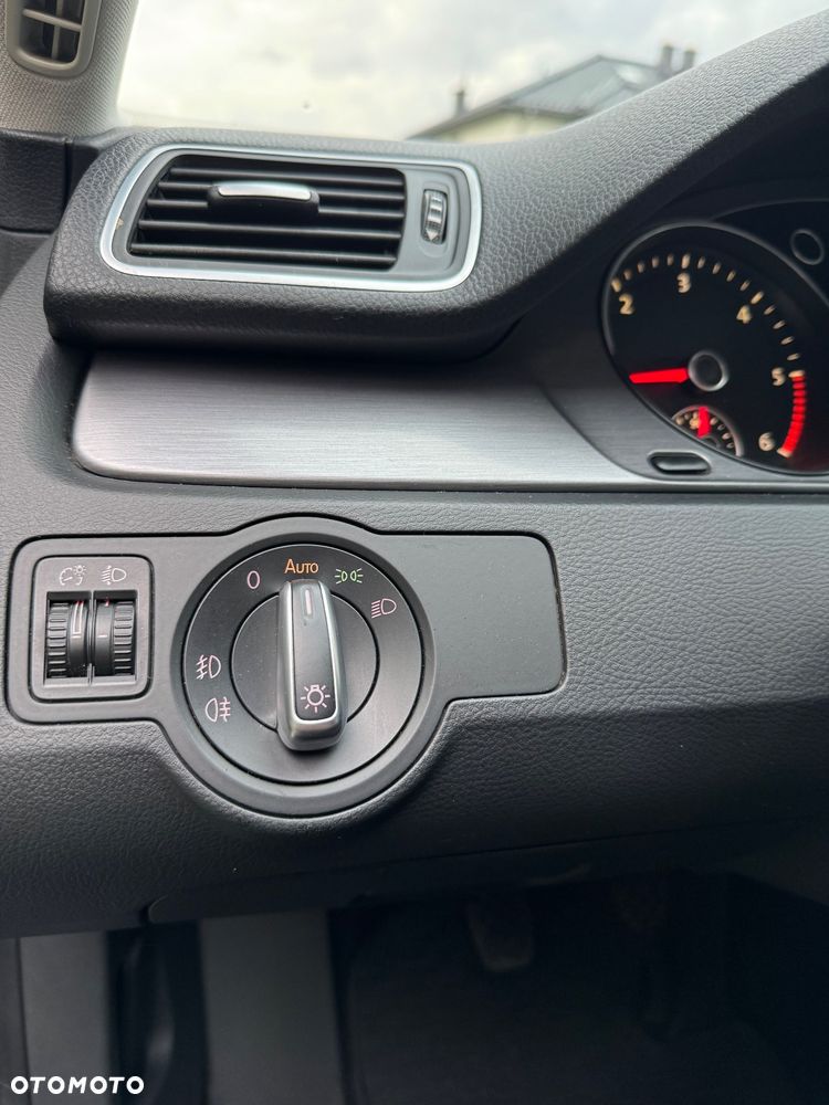 Volkswagen Passat Variant 1.6 TDI DPF BlueMotion Technology Comfortline - 27