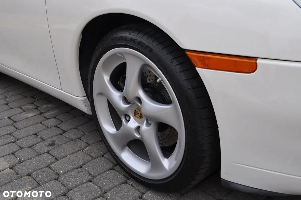 Porsche 911 Carrera - 7