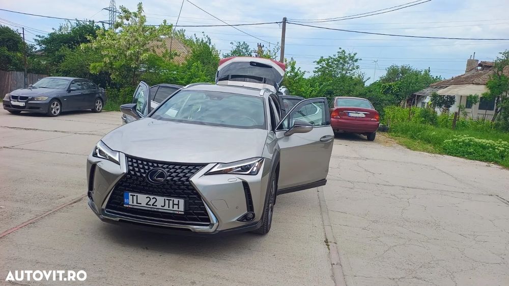 Lexus UX 250h E-FOUR Business - 3