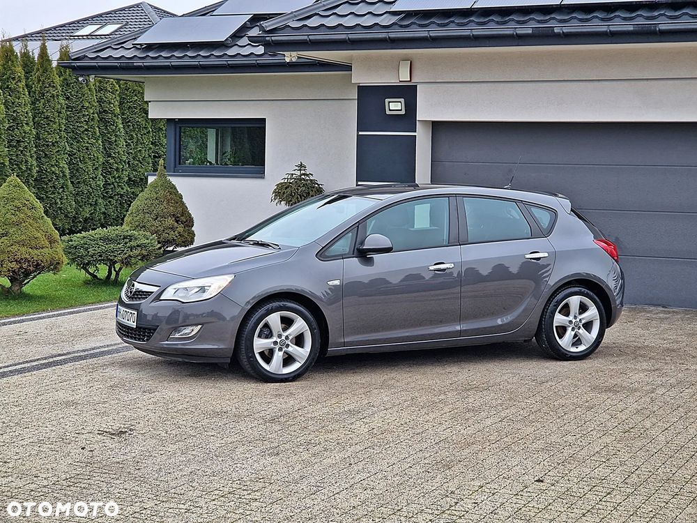 Opel Astra 1.6 Innovation - 23