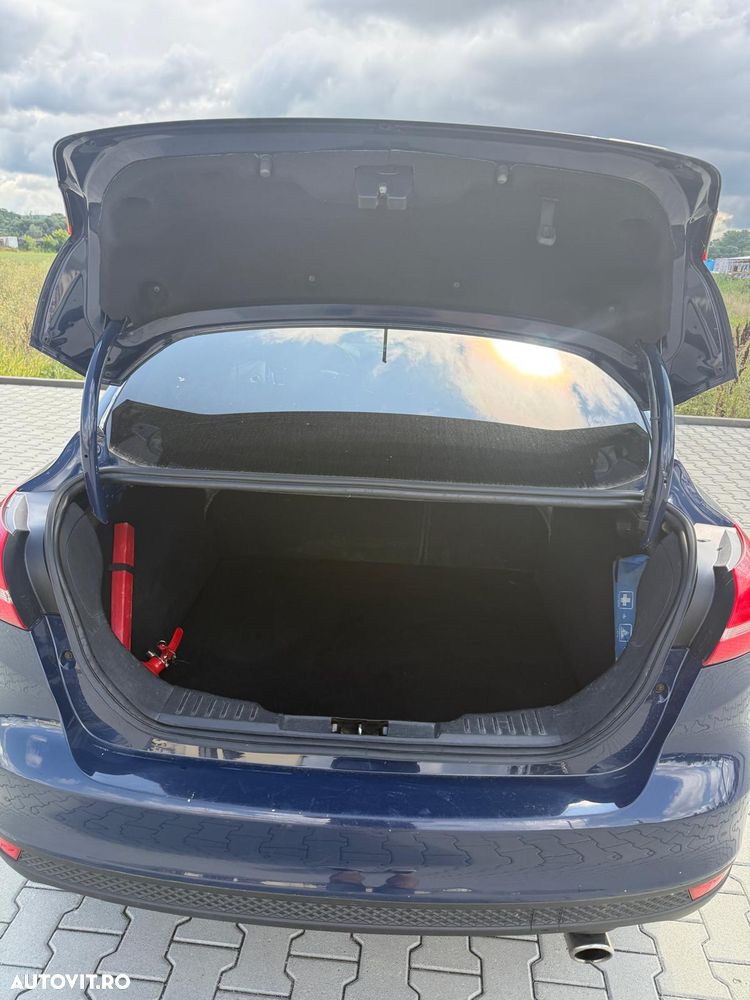 Ford Focus 1.5 EcoBoost Titanium - 8